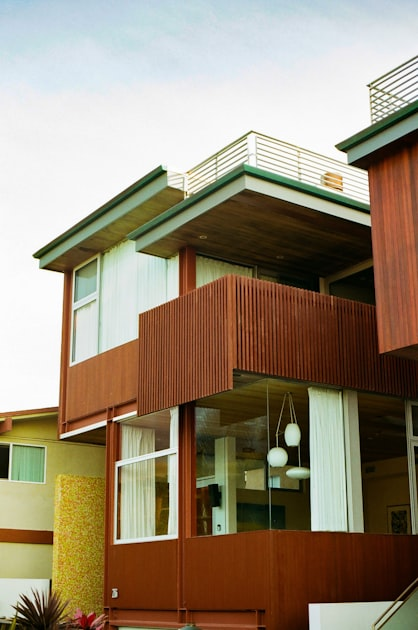 Modern vs Traditional House Plans
